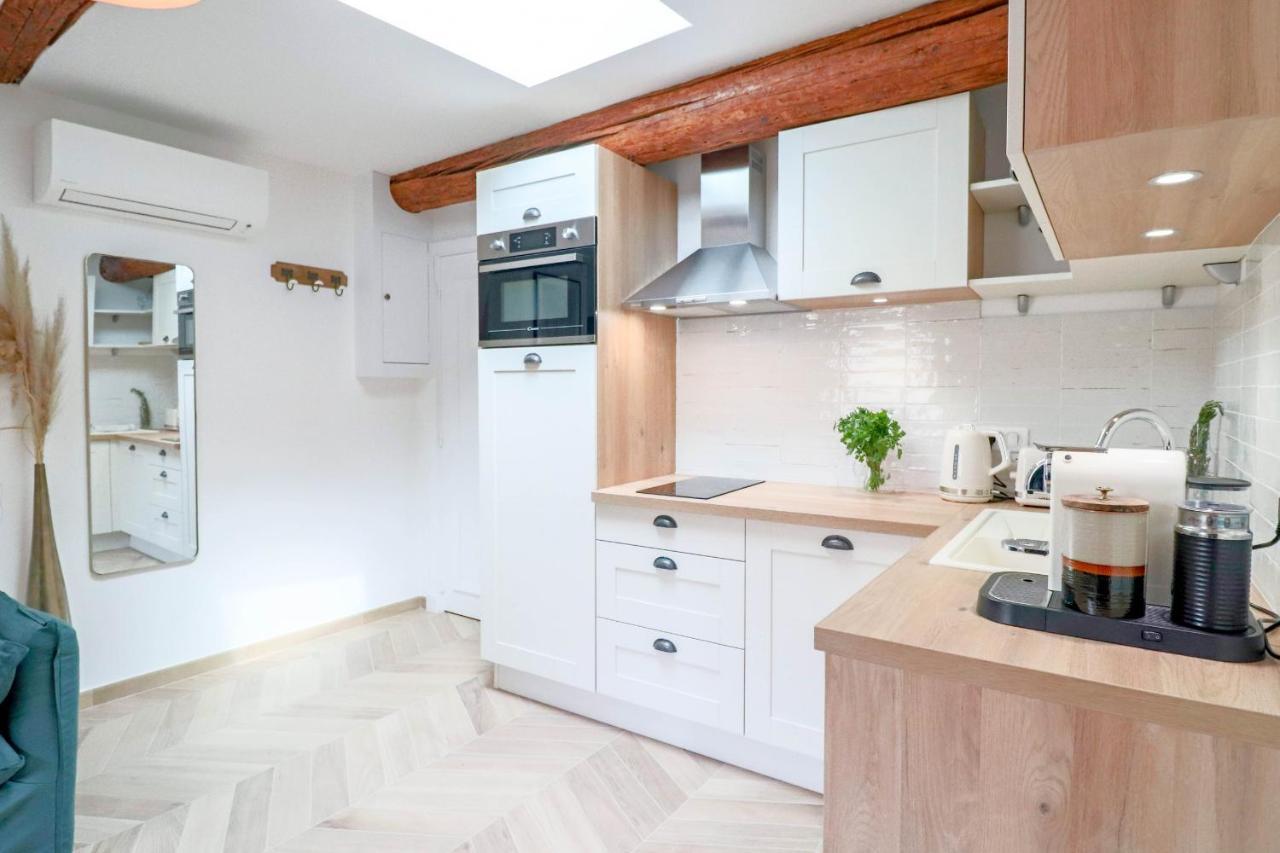 Aubernon Luxurious, Newly Renovated Flat In Heart Of Old Antibes Daire Dış mekan fotoğraf