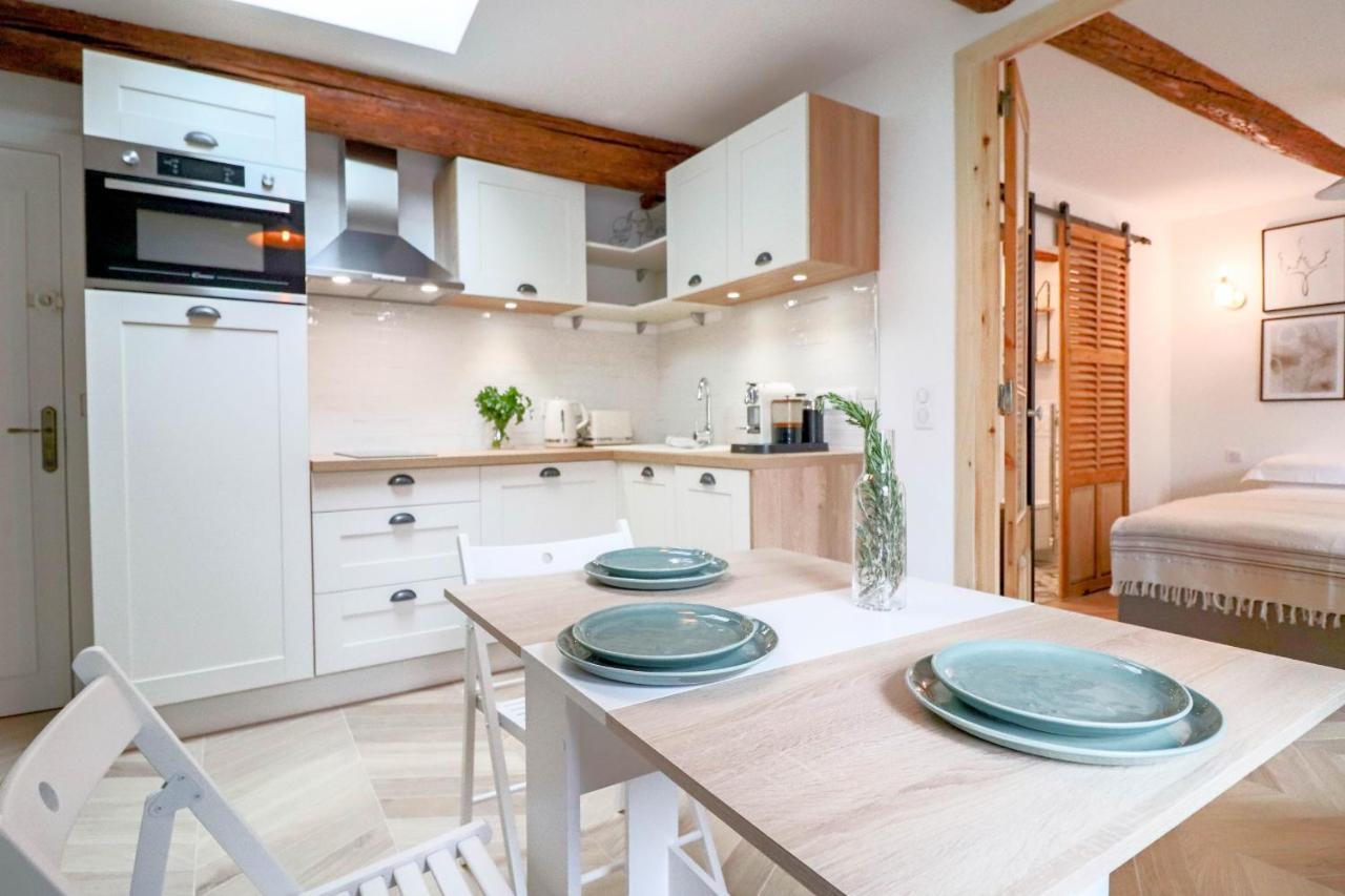 Aubernon Luxurious, Newly Renovated Flat In Heart Of Old Antibes Daire Dış mekan fotoğraf